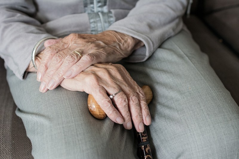 Sognare la nonna morta viva nel sogno: significato e interpretazioni