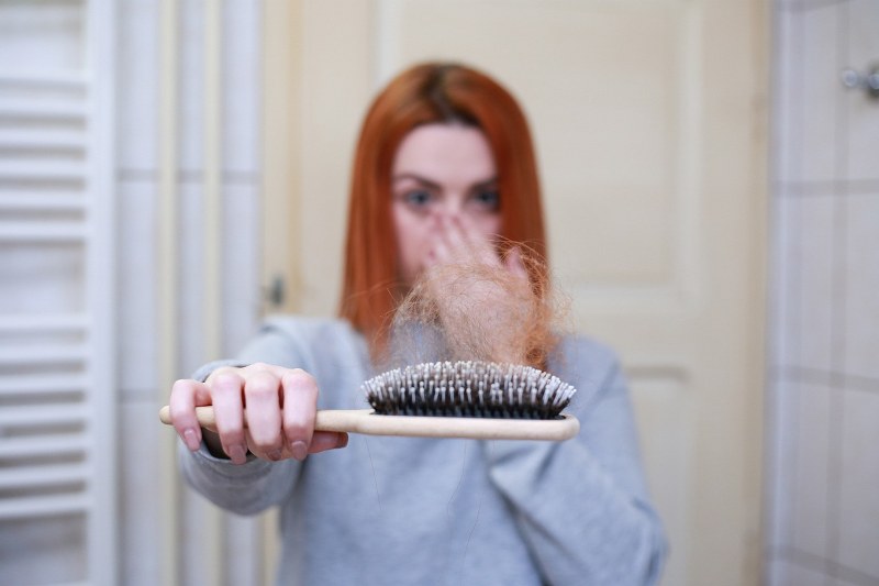 sognare-di-perdere-i-capelli