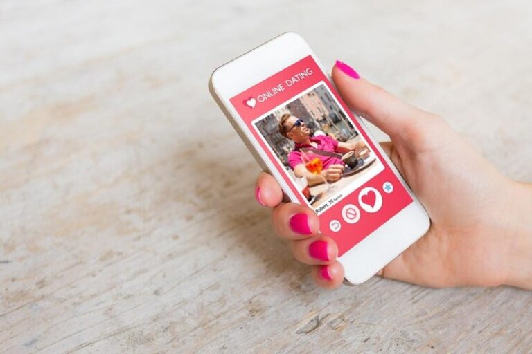 Come Guardare Profili Tinder senza Iscrizione: La guida definitiva