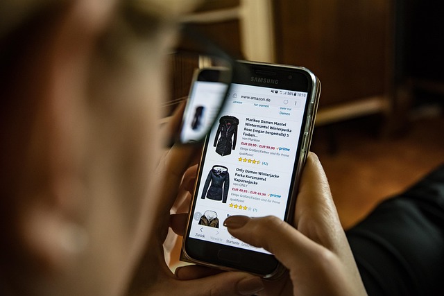 Cosa comprano gli italiani sugli e-commerce e come risparmiano