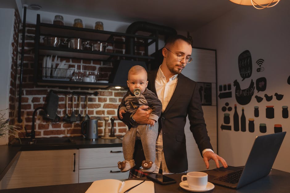 Mamme e papà alle prese con il ritorno al lavoro: i nodi pratici tra nido, orari e costi di cura